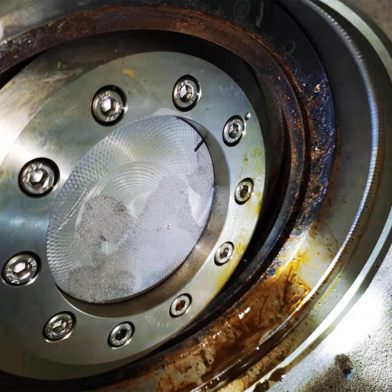 On site maintenance of CNOOC Jiangsu Binhai LNG terminal